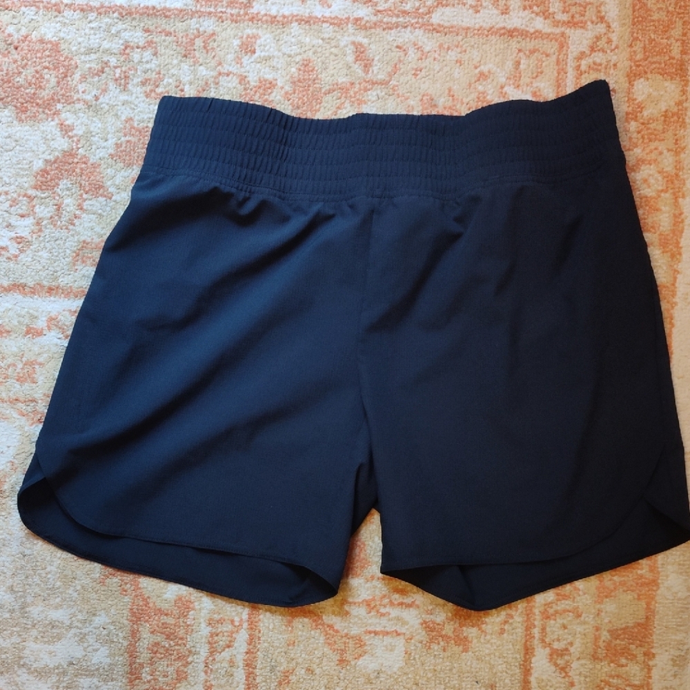 Women's Pearl Izumi black stretch waist biking shorts
